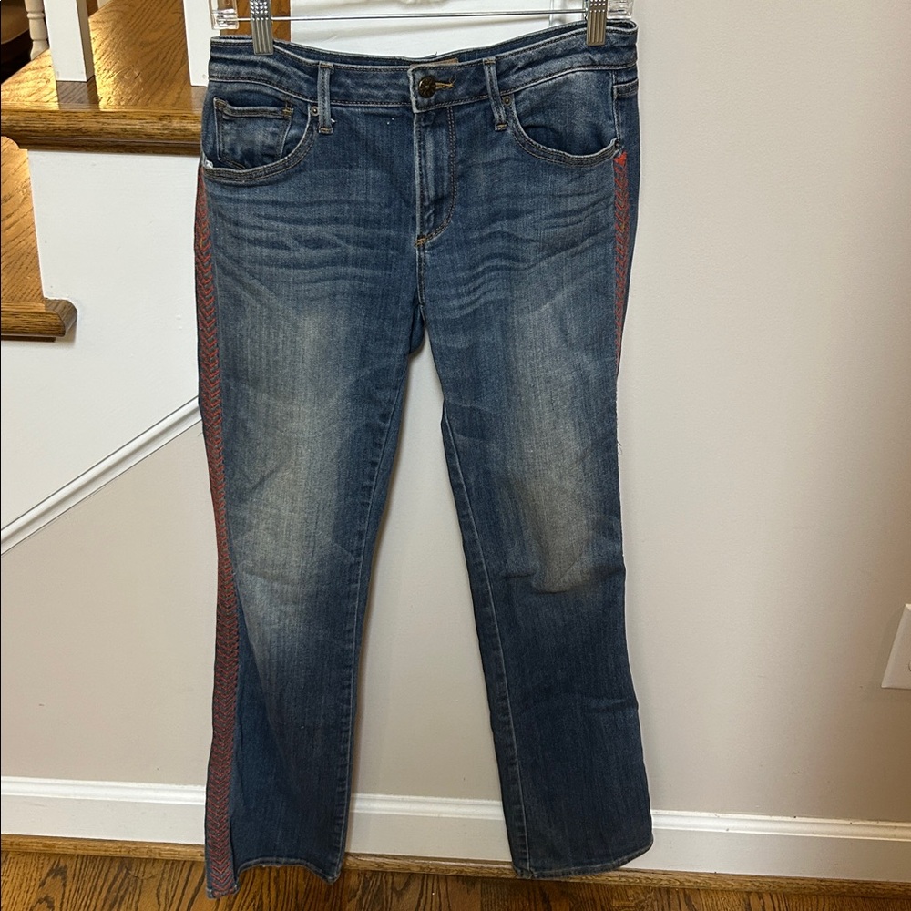 Driftwood Kelly Classic Fit Women's Blue Jeans with Red Side Accents